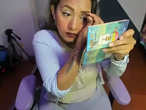 daleska ayala 1 online show from October 2025 05:57:01 PM