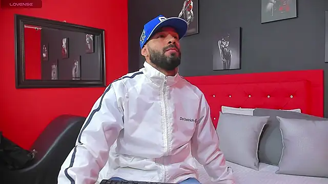 Thiagogomez online show from February 2025 12:20:01 PM