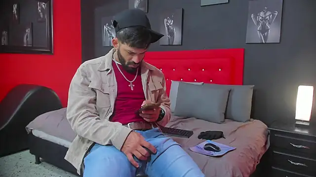 Thiagogomez online show from October 2025 12:46:02 PM