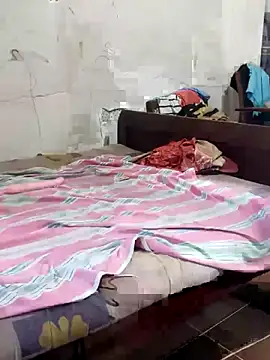 Snapshot of MoveableVerse chatting on April 2026 02:42:01 AM MoveableVerse online show from April 2026 02:42:01 AM