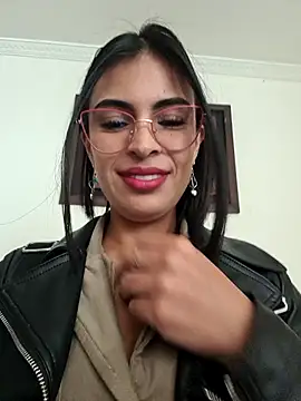 Snapshot of Astrid-- chatting on May 2026 02:33:01 PM Astrid-- online show from May 2026 02:33:01 PM