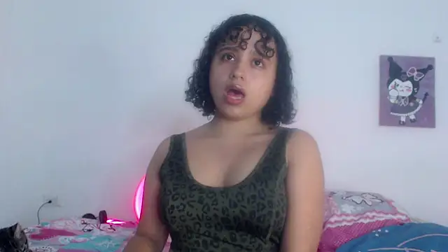 lou cute online show from February 2025 04:10:01 AM