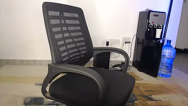 CurvyGlass online show from March 2026 02:49:01 AM