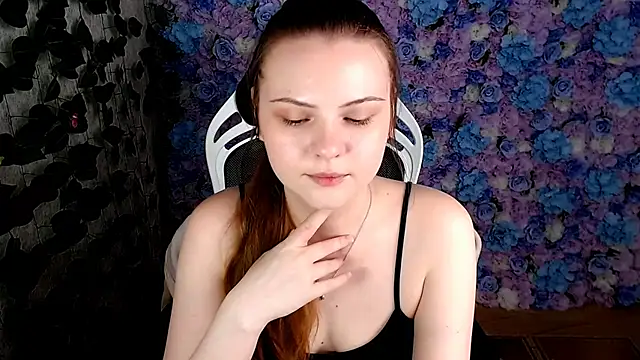 IxxiLiana online show from September 2025 05:12:01 AM