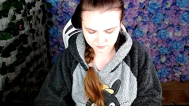 IxxiLiana online show from October 2025 05:15:01 AM