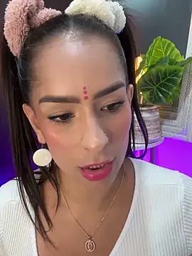 Mau White online show from January 2025 04:36:02 AM