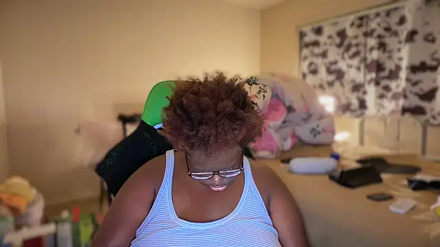 Snapshot of Yagurl__west chatting on February 2026 04:54:01 AM Yagurl west online show from February 2026 04:54:01 AM