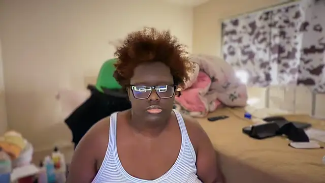 Snapshot of Yagurl__west chatting on February 2026 06:40:02 AM Yagurl west online show from February 2026 06:40:02 AM