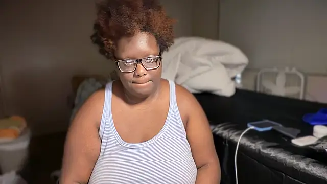 Snapshot of Yagurl__west chatting on March 2026 03:01:02 AM Yagurl west online show from March 2026 03:01:02 AM