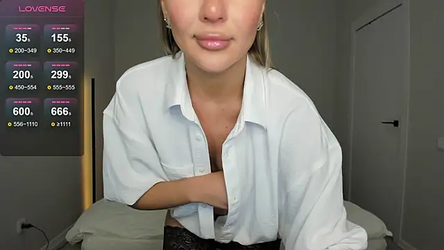sarahphyllis online show from June 2026 09:48:01 PM