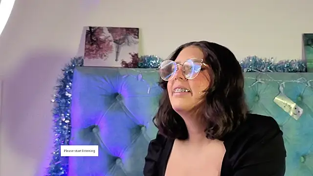 Paola Lyon  online show from January 2026 06:24:02 PM