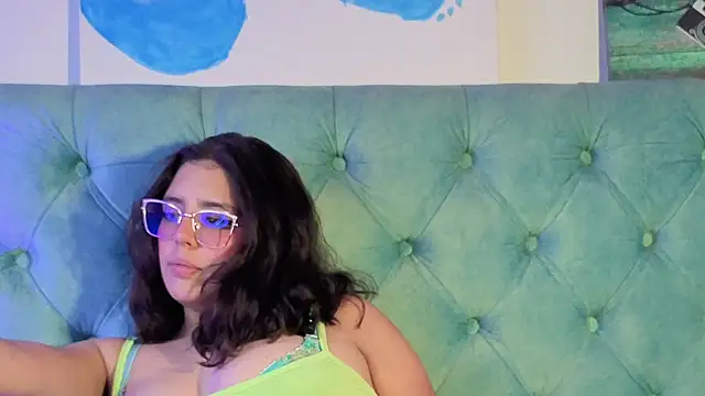 Paola Lyon  online show from March 2026 06:46:01 PM