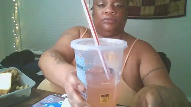 Snapshot of NaughtyHottieBBW chatting on May 2026 12:40:02 AM NaughtyHottieBBW online show from May 2026 12:40:02 AM