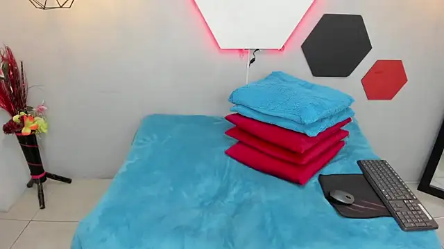 martinaclark online show from February 2025 05:15:02 AM