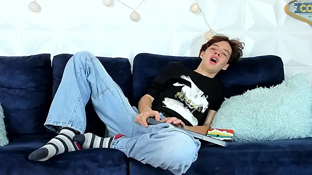 daniel hot03 online show from March 2025 02:01:02 PM