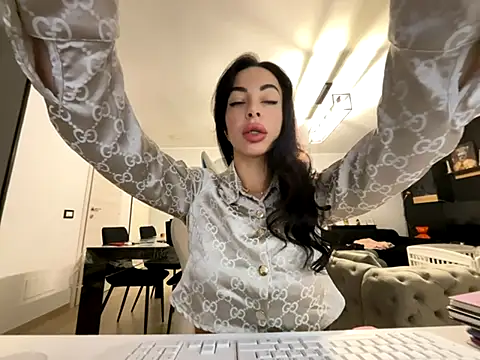 Chloe Ricci online show from November 2025 07:52:02 AM