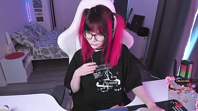 Snapshot of Yumi_Youkai chatting on July 2026 01:40:01 PM Yumi Youkai online show from July 2026 01:40:01 PM