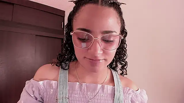 DAHLIA BROWNIE online show from September 2025 08:43:01 PM