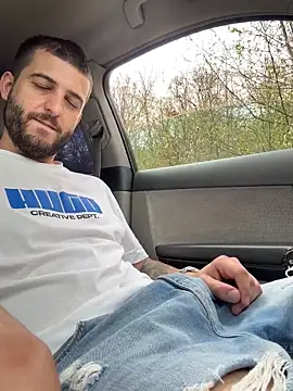 ElChapoGuzman95 online show from April 2026 07:37:02 AM