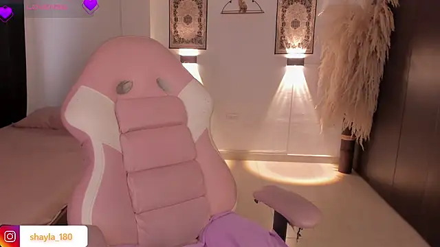 shayla 18 online show from November 2025 07:49:02 PM