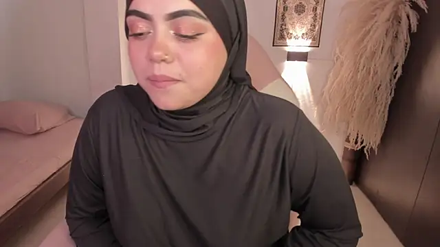 shayla 18 online show from April 2026 09:39:33 PM