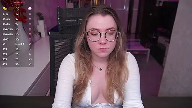 Snapshot of RemyCute chatting on June 2026 02:22:01 PM RemyCute online show from June 2026 02:22:01 PM