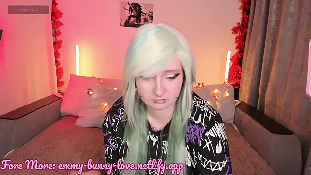 EmmyBunny online show from September 2025 03:34:01 PM