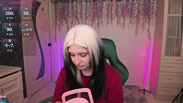 EmmyBunny online show from April 2026 02:56:01 PM