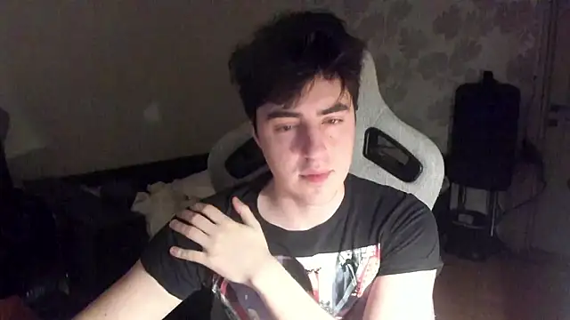 Snapshot of Knuckles17 chatting on February 2026 01:28:02 PM Knuckles17 online show from February 2026 01:28:02 PM