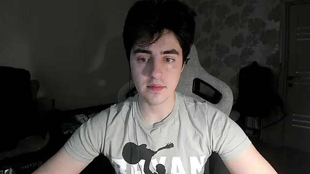 Snapshot of Knuckles17 chatting on March 2026 01:48:02 PM Knuckles17 online show from March 2026 01:48:02 PM