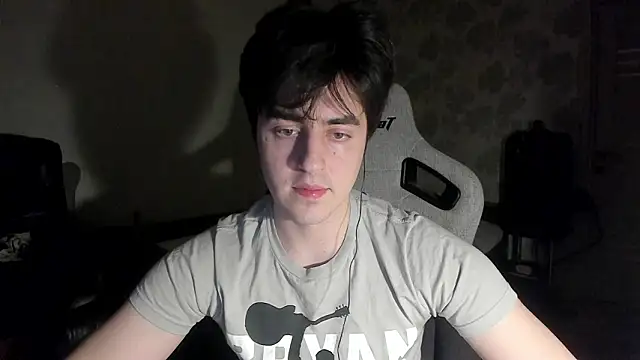 Snapshot of Knuckles17 chatting on March 2026 04:33:02 PM Knuckles17 online show from March 2026 04:33:02 PM