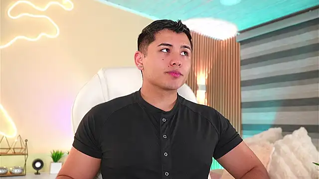 MatiasKorn online show from November 2025 06:19:02 AM