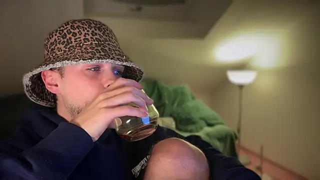 Snapshot of naked_psy chatting on March 2025 05:50:02 PM naked psy online show from March 2025 05:50:02 PM