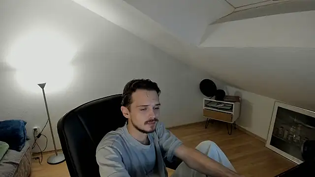 Snapshot of naked_psy chatting on October 2025 10:10:01 PM naked psy online show from October 2025 10:10:01 PM