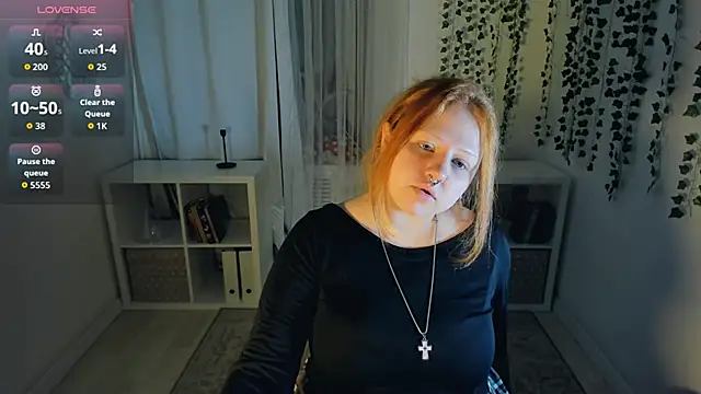 bitchofsun  online show from November 2025 03:59:01 PM