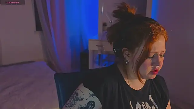 bitchofsun  online show from April 2026 05:55:01 PM