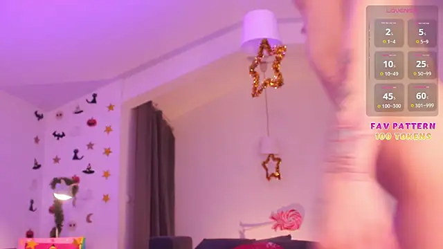 Snapshot of Circus_Princess chatting on January 2025 04:04:01 AM Circus Princess online show from January 2025 04:04:01 AM