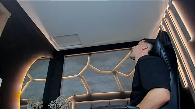 alexgiraldo  online show from February 2025 02:46:02 PM