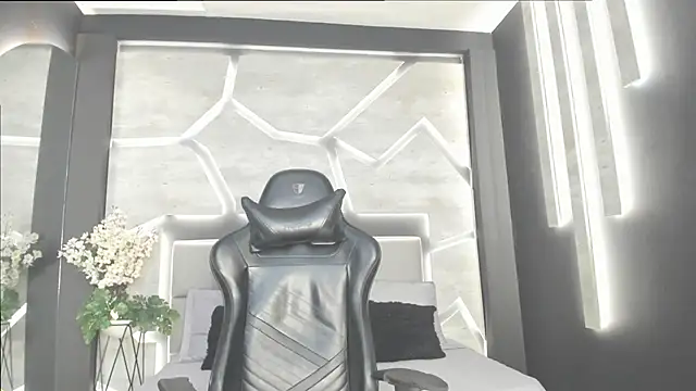 alexgiraldo  online show from March 2025 11:28:01 AM