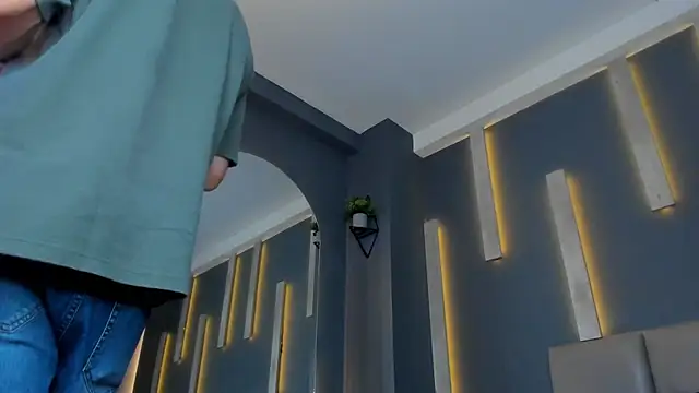 alexgiraldo  online show from March 2025 11:29:02 AM