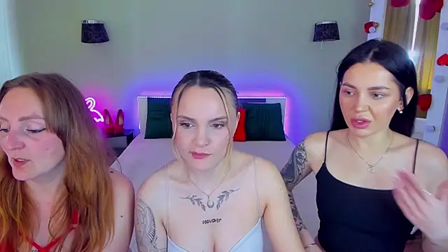Snapshot of MagicEyess chatting on May 2026 07:27:02 AM MagicEyess online show from May 2026 07:27:02 AM