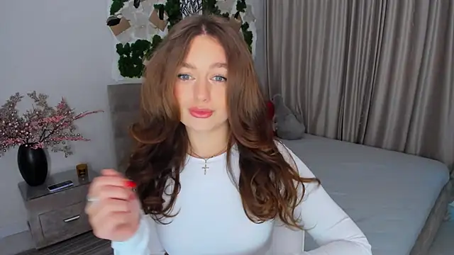 MiracleCurly online show from February 2025 01:22:01 PM