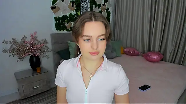 MiracleCurly online show from March 2025 07:12:01 PM