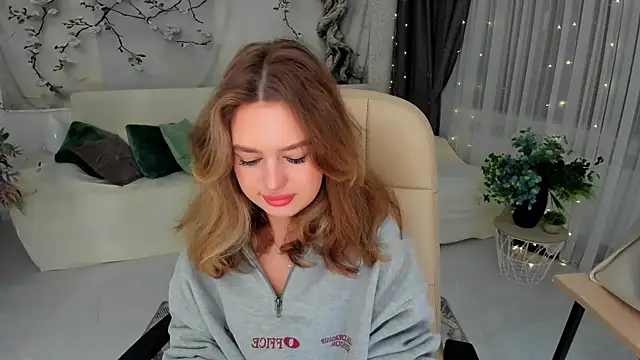 MiracleCurly online show from September 2025 07:26:02 PM