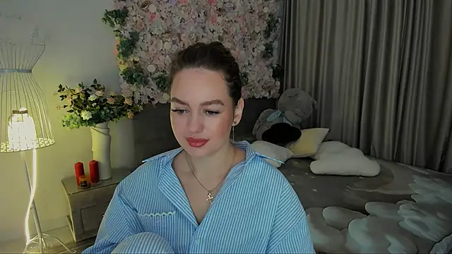 MiracleCurly online show from November 2025 06:08:02 PM