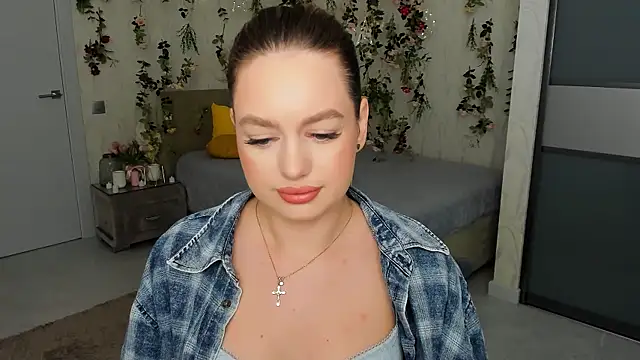 MiracleCurly online show from December 2025 06:02:01 PM