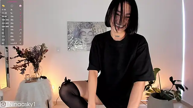 Snapshot of ninaa_sky chatting on February 2025 04:23:02 PM ninaa sky online show from February 2025 04:23:02 PM