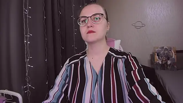 MissBrightShine online show from November 2025 10:26:01 AM