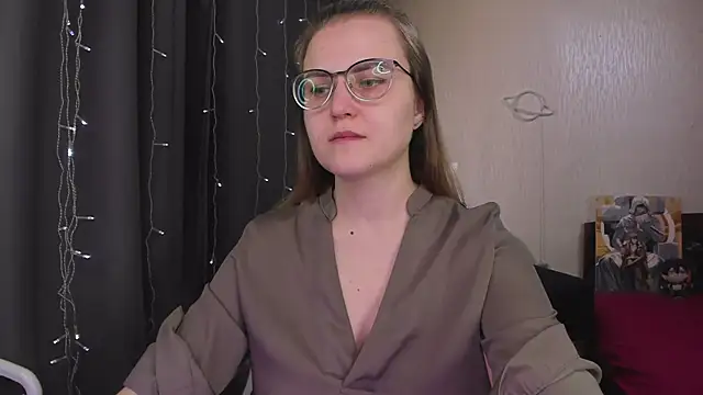 MissBrightShine online show from February 2026 10:32:02 AM