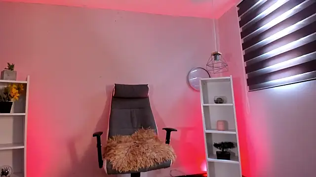  aish a  online show from November 2025 07:10:01 PM